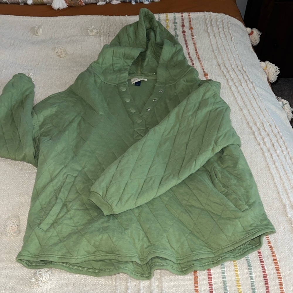 Thick green sweatshirt